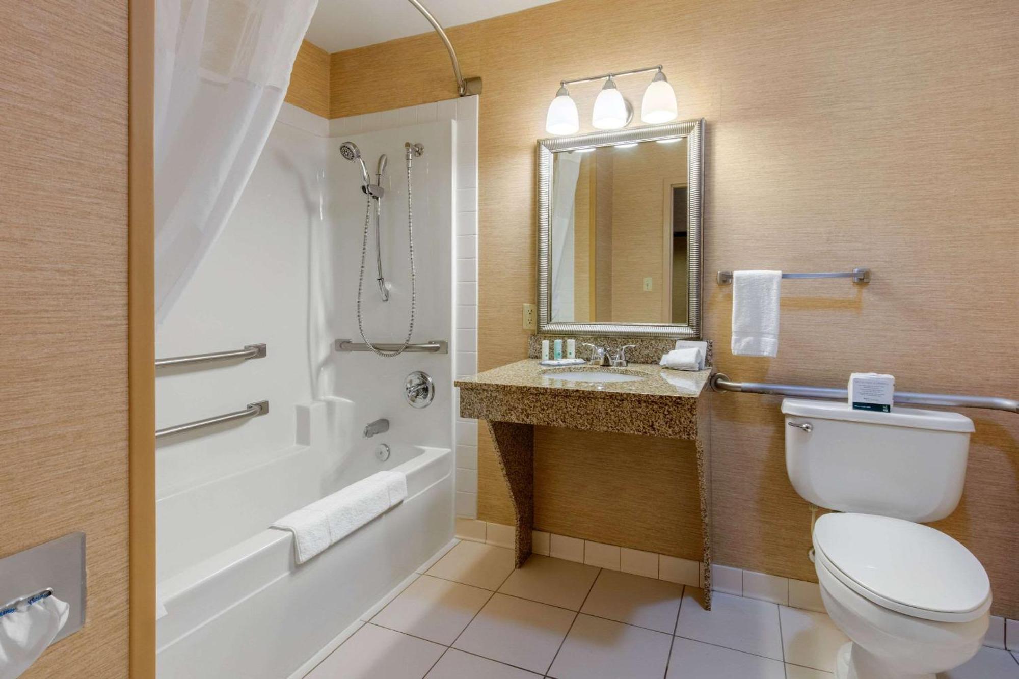 Quality Inn & Suites Benton - Draffenville Eksteriør billede