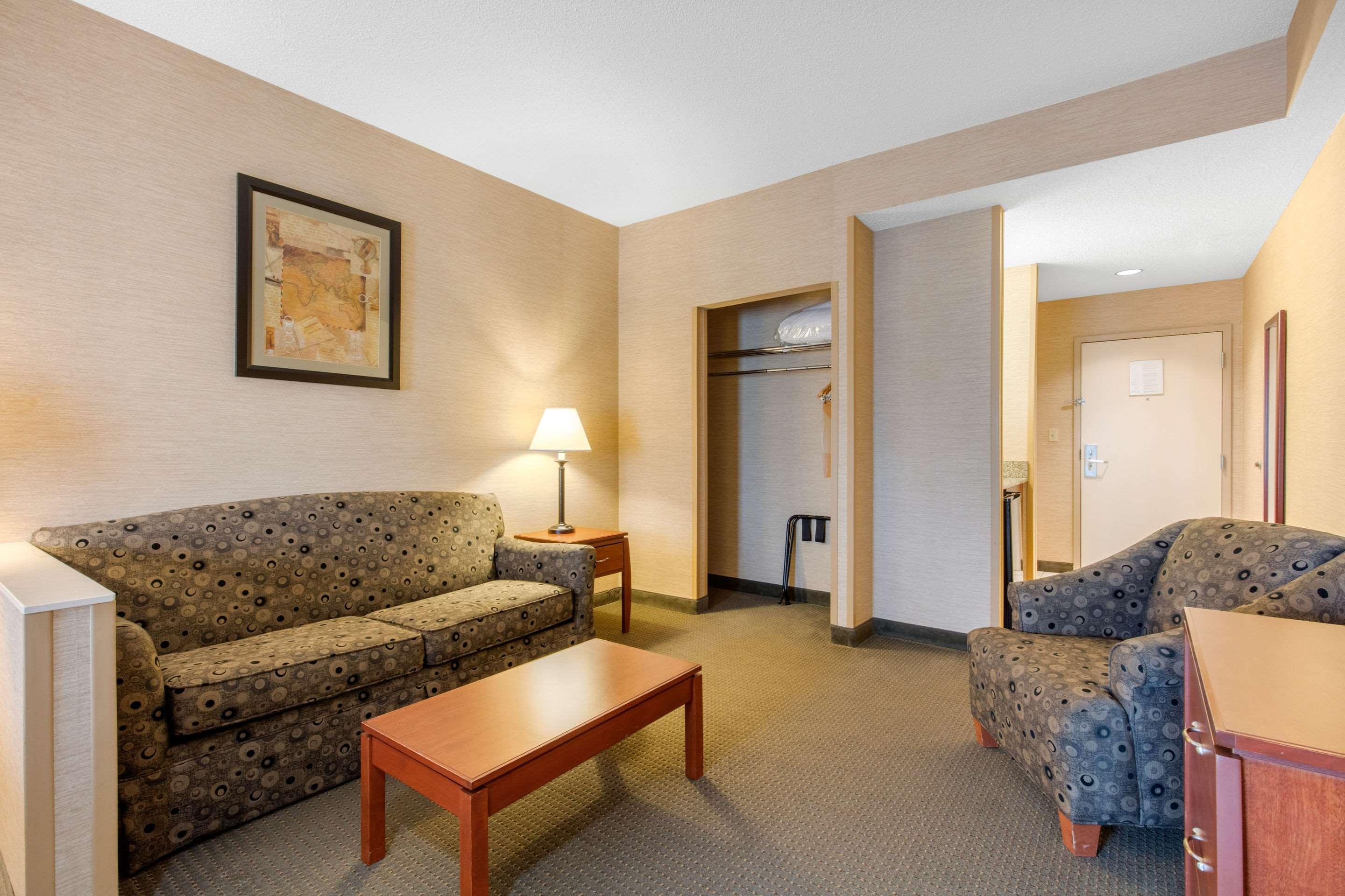 Quality Inn & Suites Benton - Draffenville Eksteriør billede